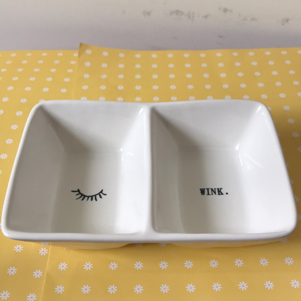 Rae Dunn “Wink” divided tray